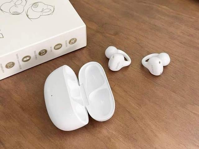 运动会掉吗？夹耳式蓝牙耳机品牌推荐开元棋牌耳夹式耳机怎么正确佩戴？(图1)