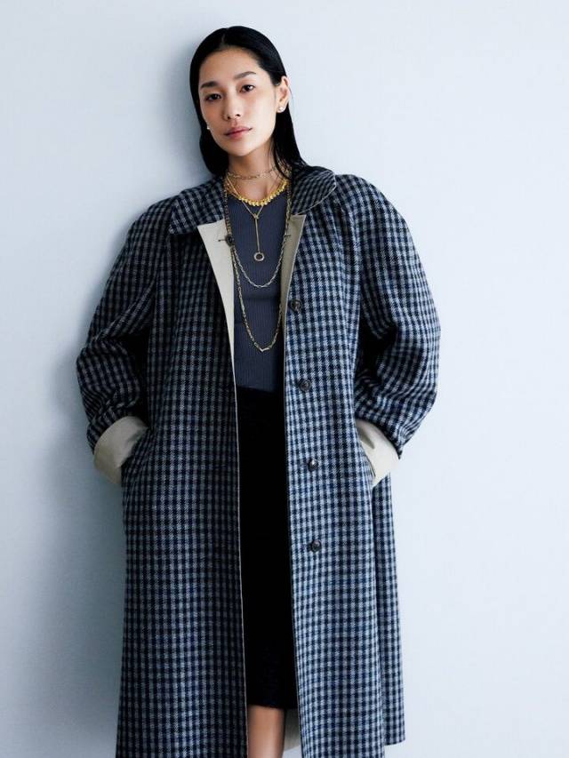 学会用珠宝50+女性尤其不可忽略开元棋牌灰色穿搭的高级感秘诀：要(图3)